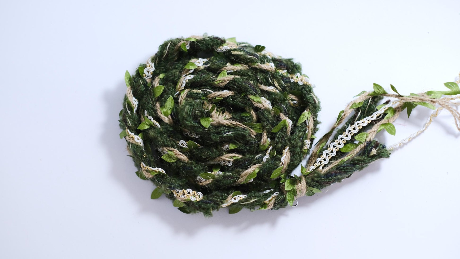 Custom braided Handfasting Cord: Wool Yarn with White Lace and Vine – Customizable Colors