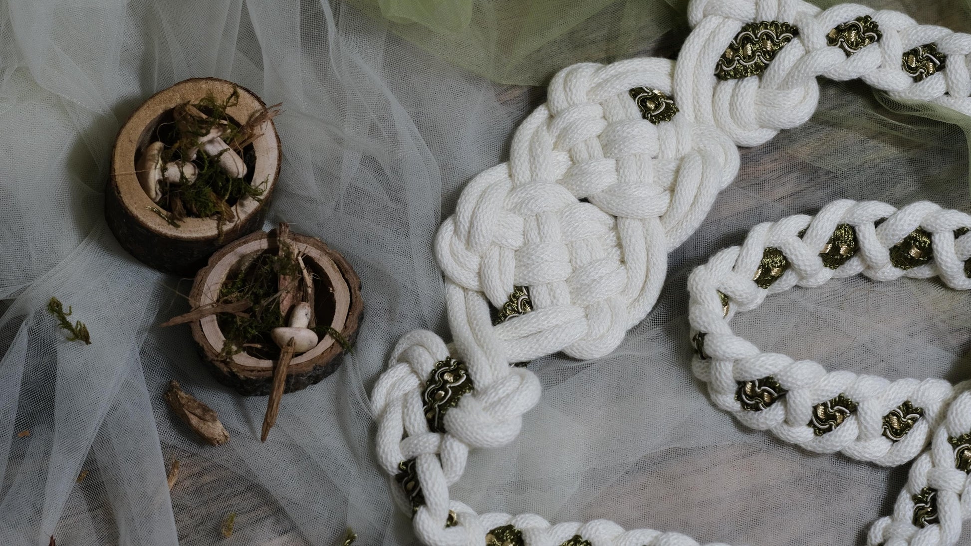 Custom braided Handfasting Cord: Celtic Knot, White Rope & Antique Gold Details Ribbon – Customizable Colors